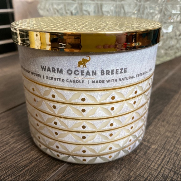 Bath and Body Works Warm Ocean Breeze 3 Wick Candle - Picture 1 of 12
